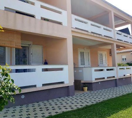Ara-Kata Apartment Baska  Exterior photo